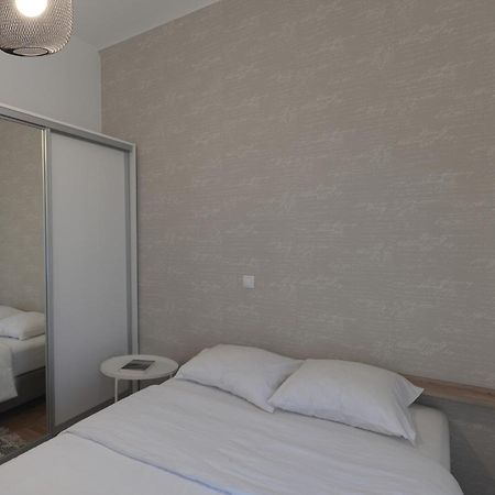 Beautiful Athenian Apartment Next To The Center Exterior foto